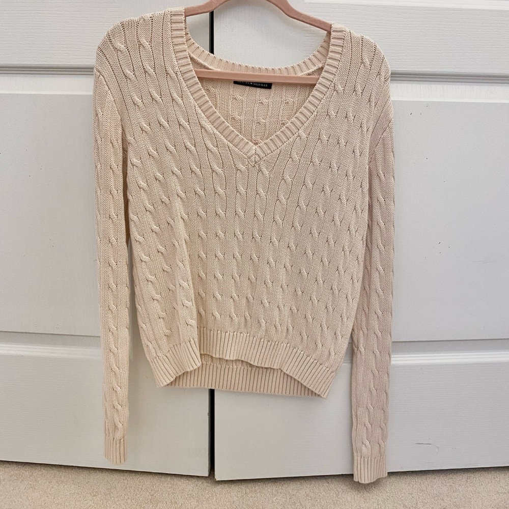 Brandy melville cable net, V-neck sweater, pink